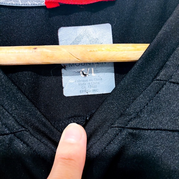 BLACK MOUNTAIN black V-neck activewear sports t-shirt | Large * - Picture 4 of 6